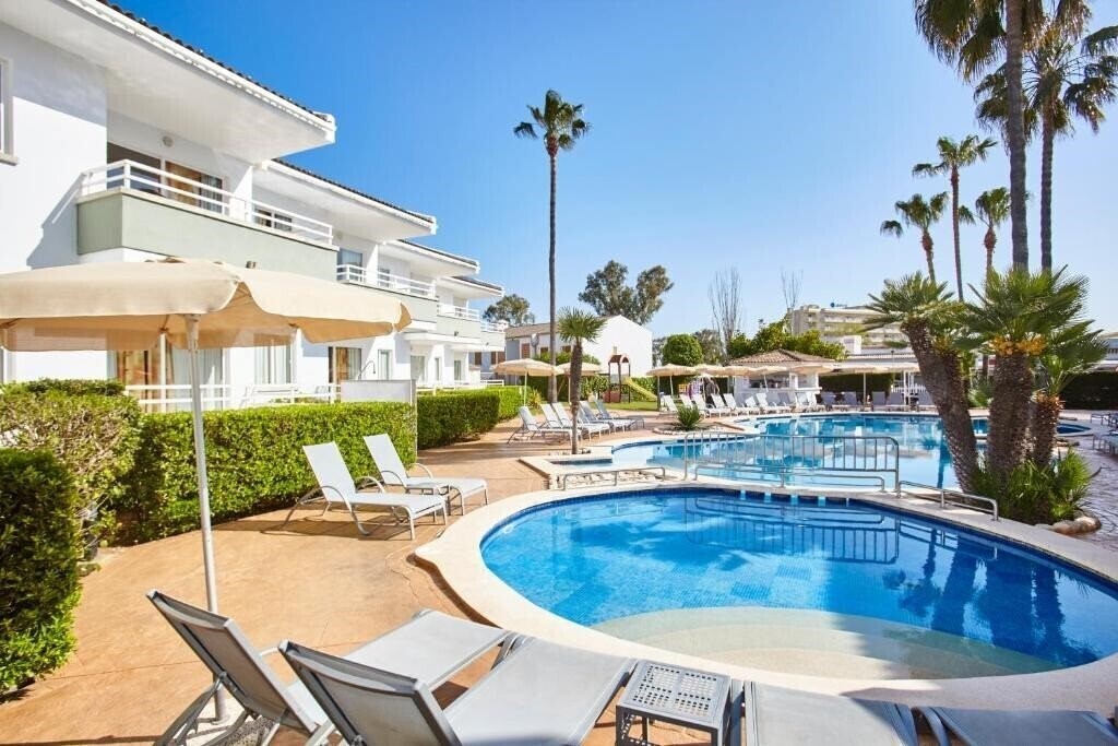 Фото Universal Aparthotel Elisa 4*