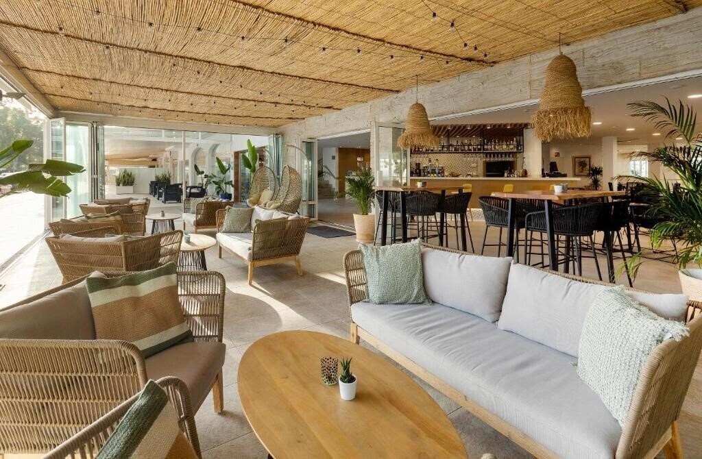 Фотографія Universal Aparthotel Elisa 4*