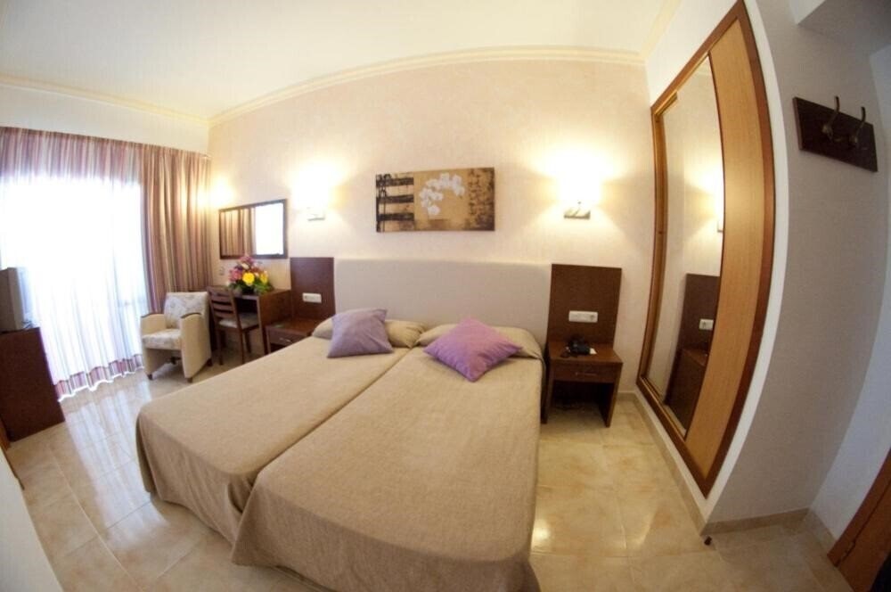Фото Cala Gat 4*