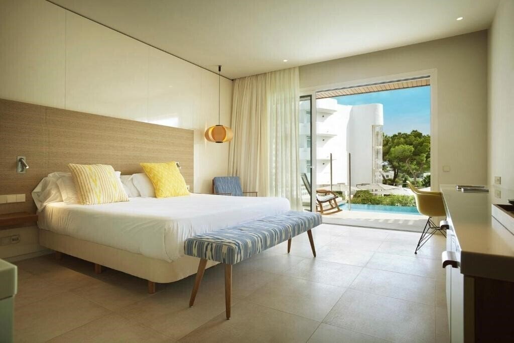 Фото Inturotel Cala Esmeralda Beach Hotel & SPA 4*