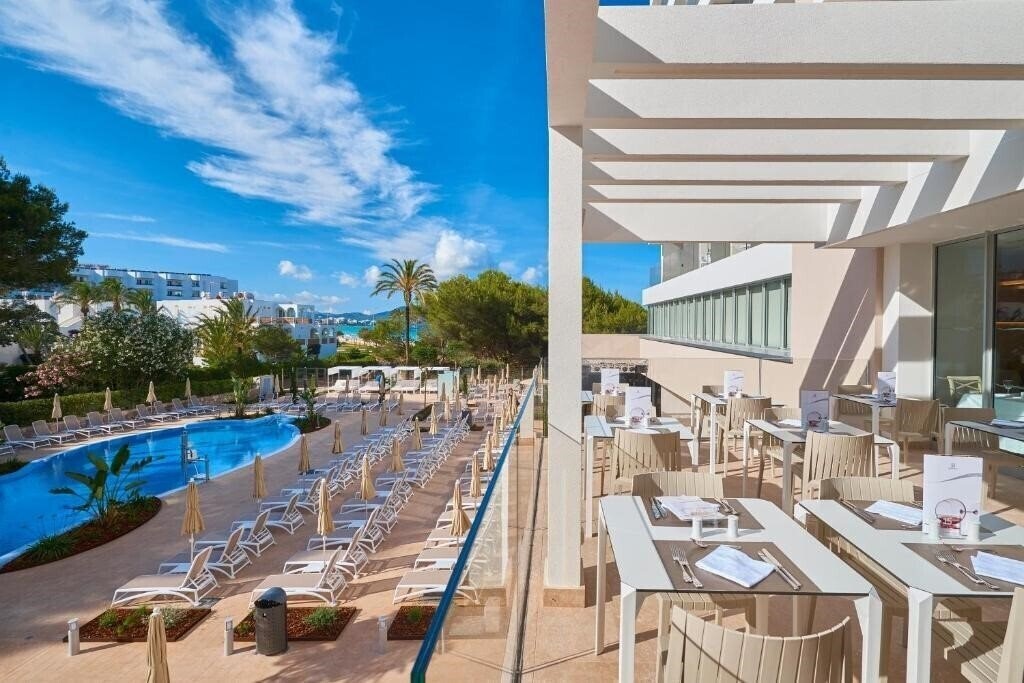 Фото Hipotels Bahia Cala Millor 4*