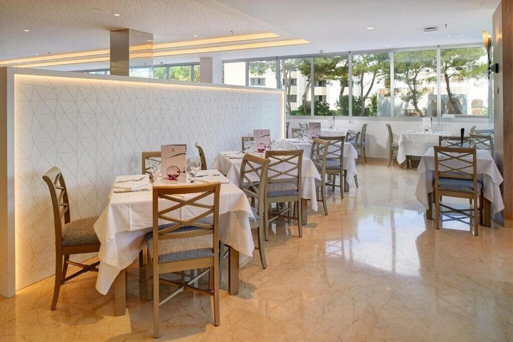 Фотографія Hipotels Bahia Cala Millor 4*