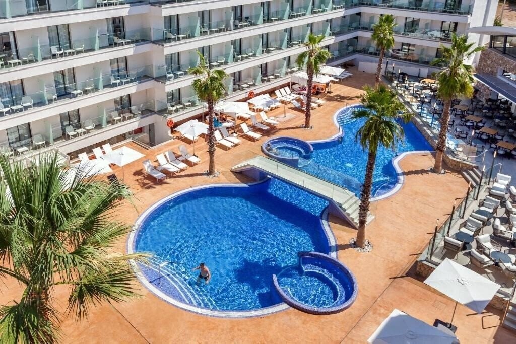 Готель Morlans Suites 4*