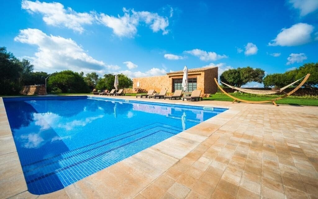 Готель Bennoc Petit Hotel 4*
