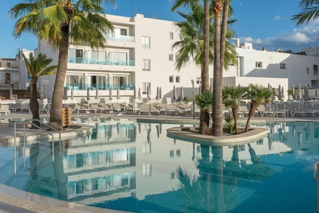 Фотографія Cala Bona 4*