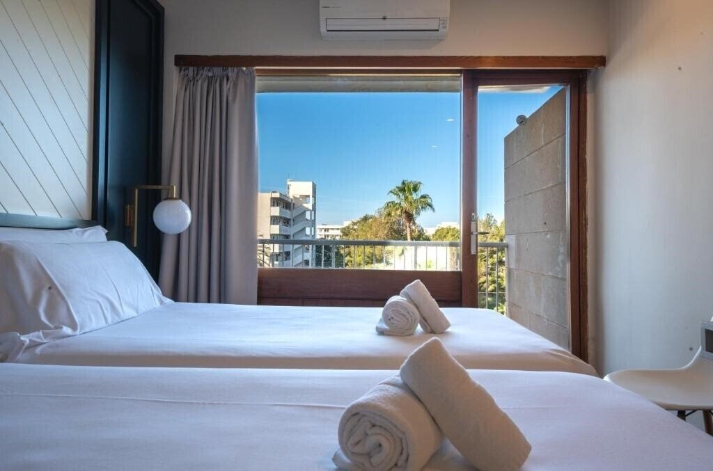 Фото Hotel Condor 3*