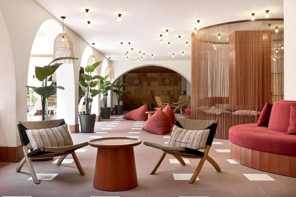 Готель Tent Bahia de Palma 3*