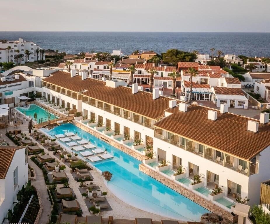 Готель Lago Resort Menorca - Suites del Lago 5*