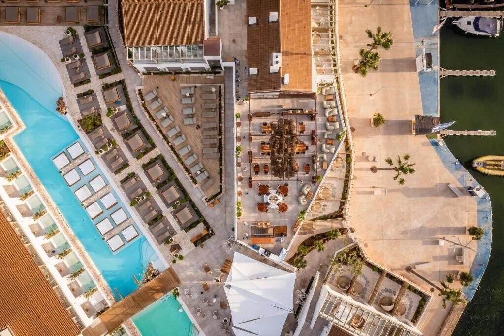 Фотографія Lago Resort Menorca - Suites del Lago 5*