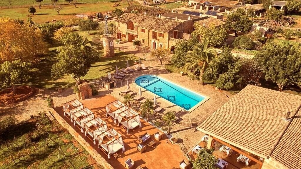 Отель Agroturismo Es Quatre Cantons 4*