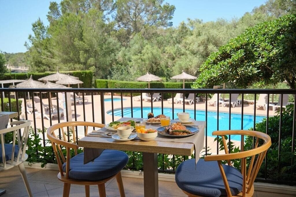 Картинка Hotel Apts Playa Mondrago 3*