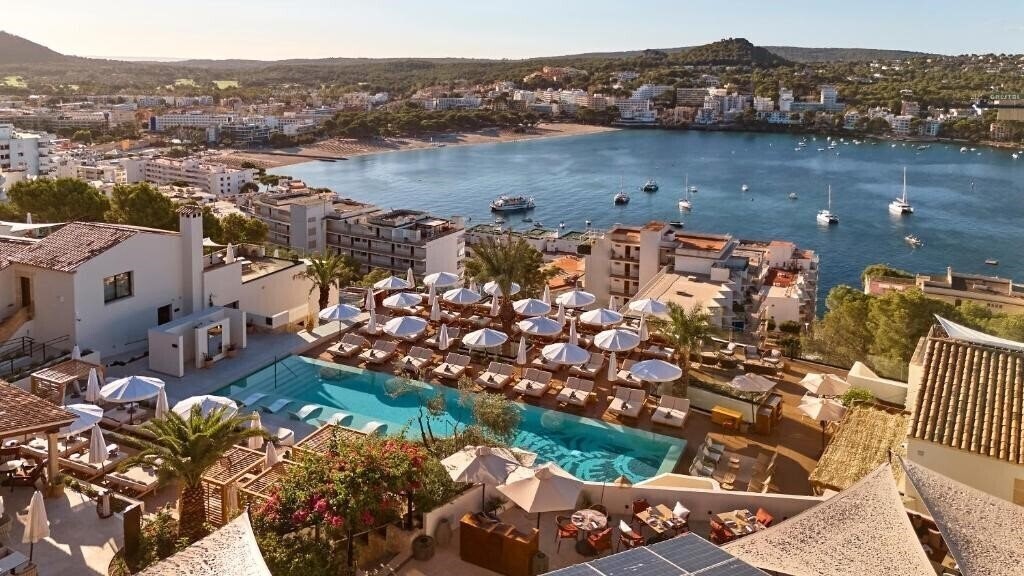 Готель Purobeach Resort Santa Ponsa 5*
