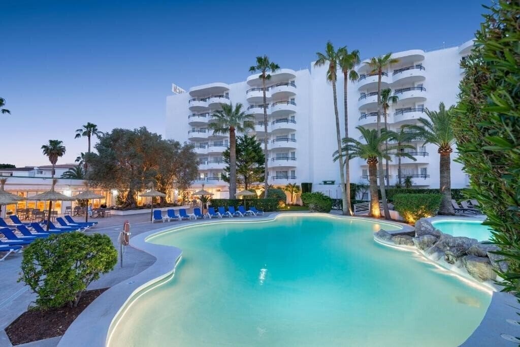 Готель Alcudia Beach Aparthotel 3*