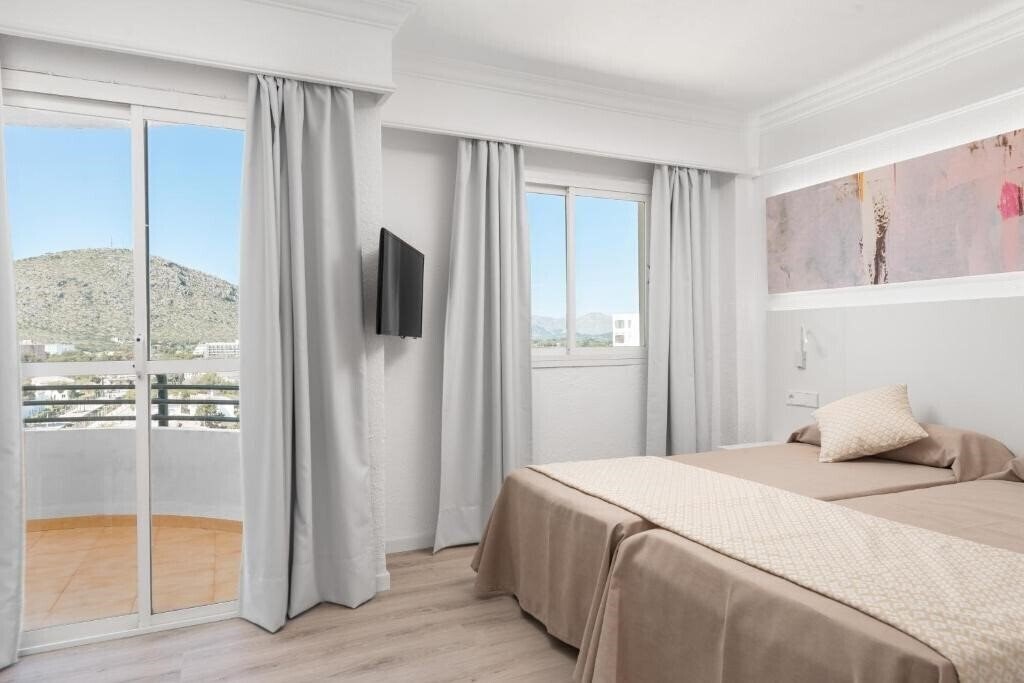 Фото Alcudia Beach Aparthotel 3*