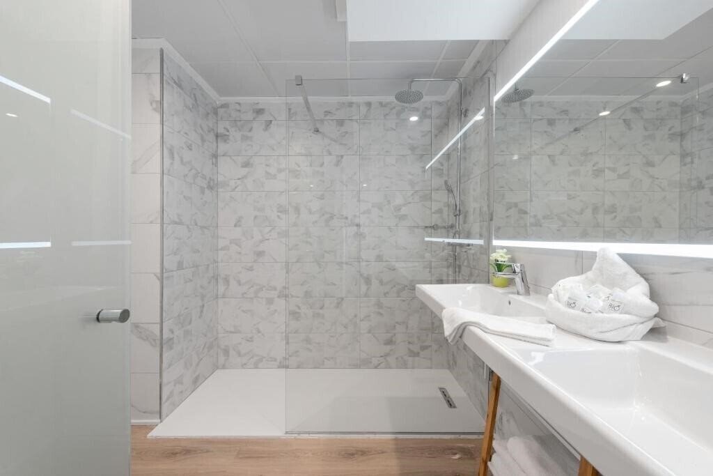 Фотографія Alcudia Beach Aparthotel 3*