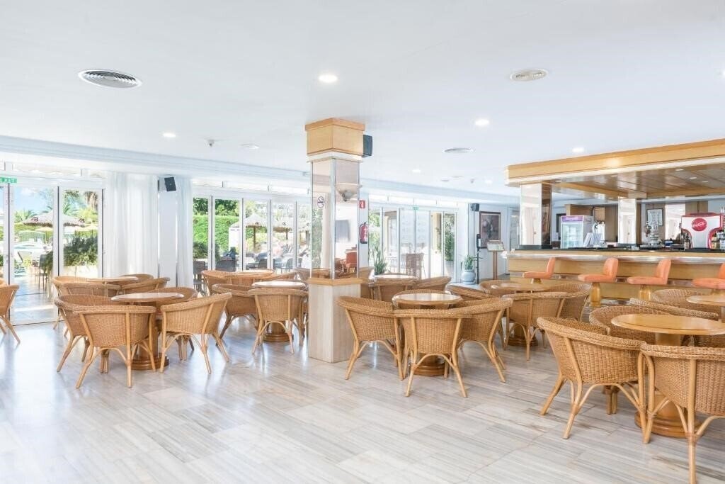 Картинка Alcudia Beach Aparthotel 3*
