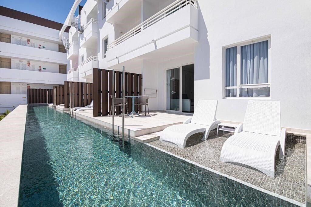 Фото Cabot Hobby Club Apartments 3*