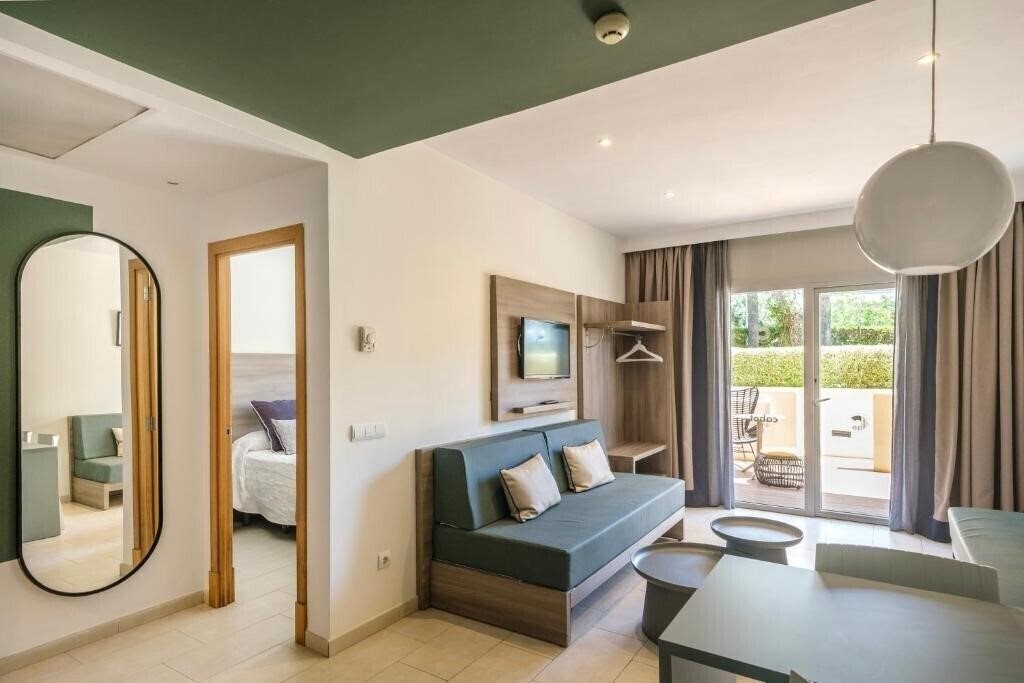 Готель Cabot Tres Torres Apartments 3*
