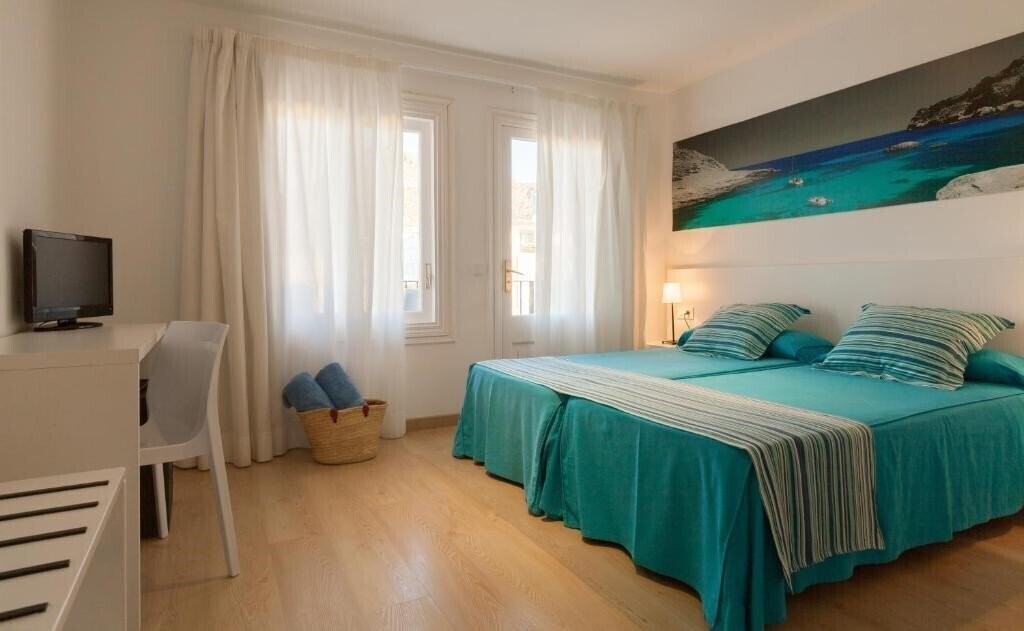 Отель Capri 3*