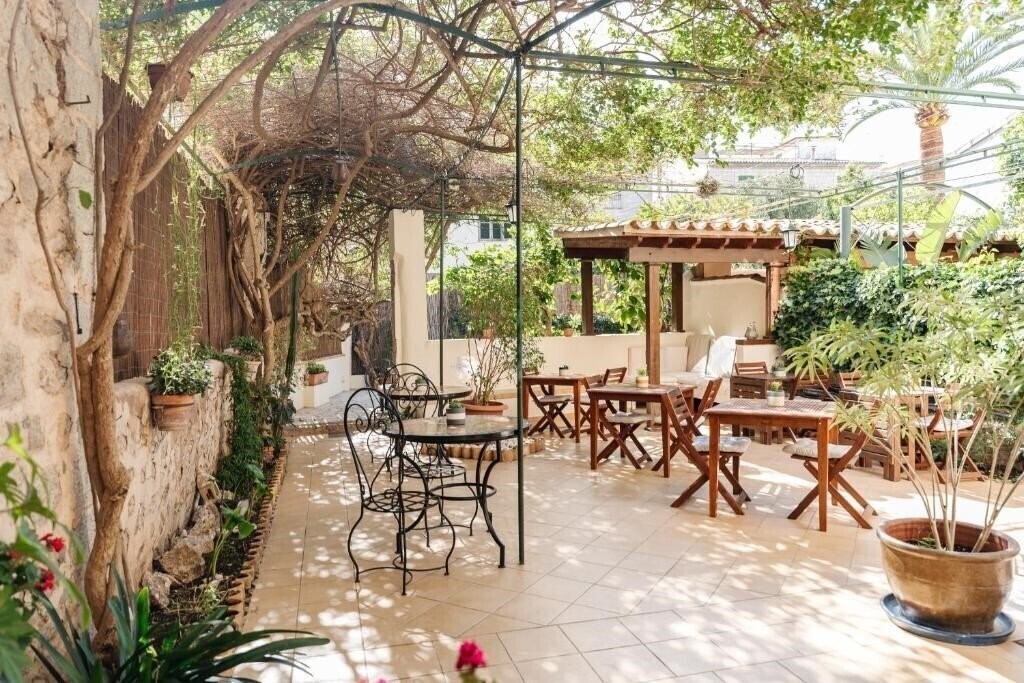 Отель Casa Bougainvillea 3*