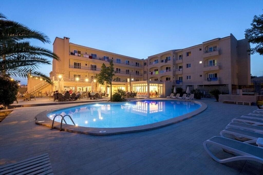 Готель Lliteras Hotel 1*