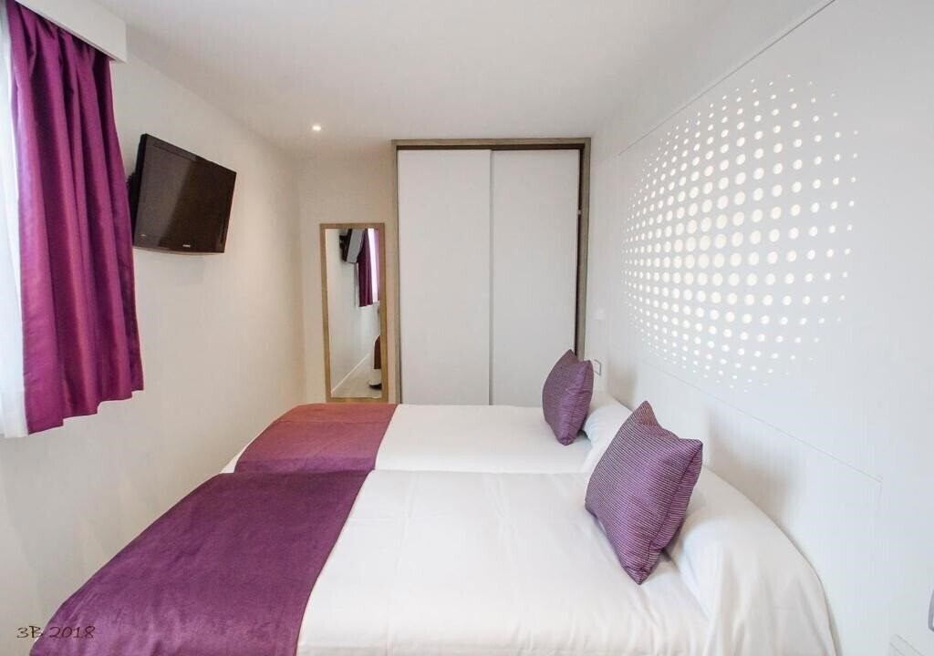 Фотографія Ponent Apartamentos 3*
