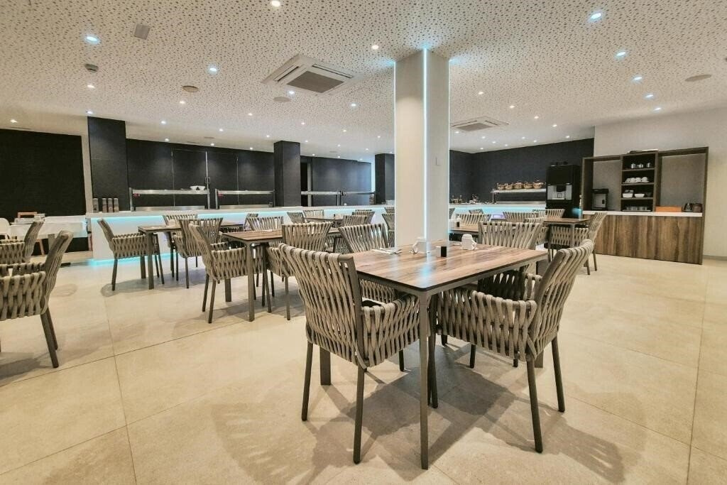 Картинка Ponent Apartamentos 3*