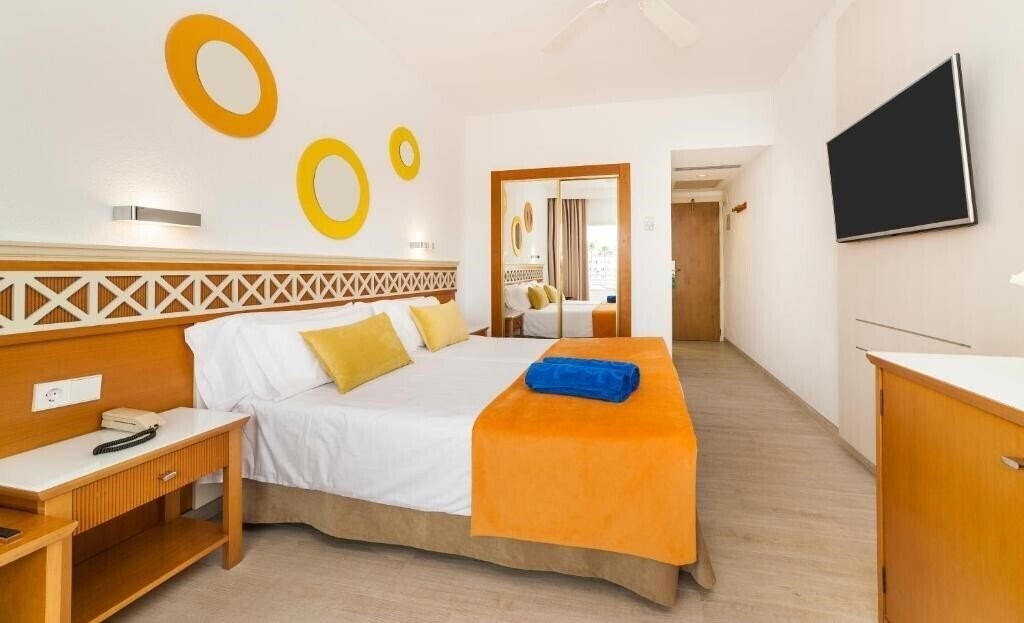 Отель Globales Santa Ponsa Park 4*