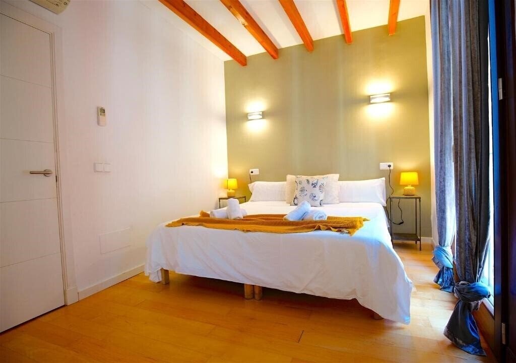Фото Apartamentos Montmari 4*