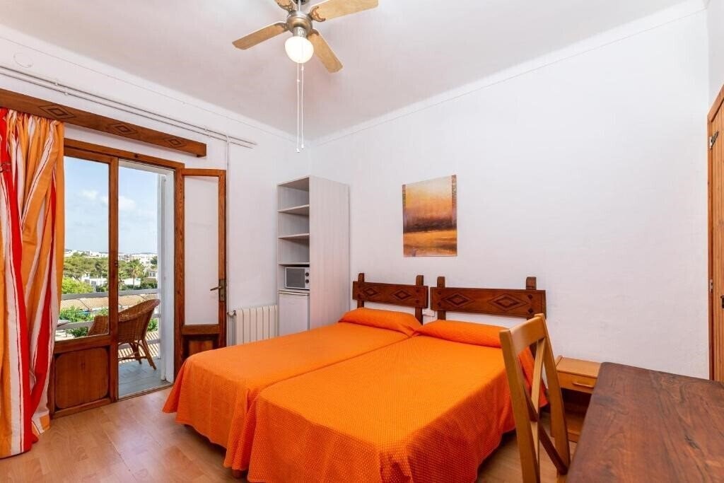 Фото Hostal San Francisco (Porto Colom) 2*