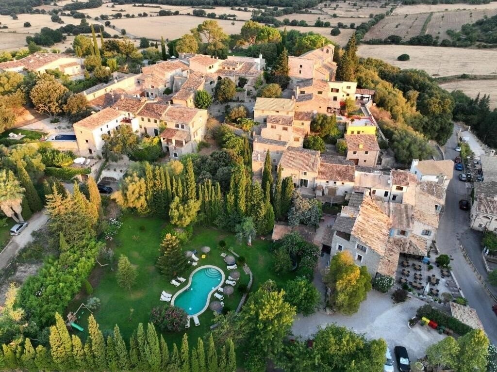 Готель Hotel Nou Dalt Muntanya 3*