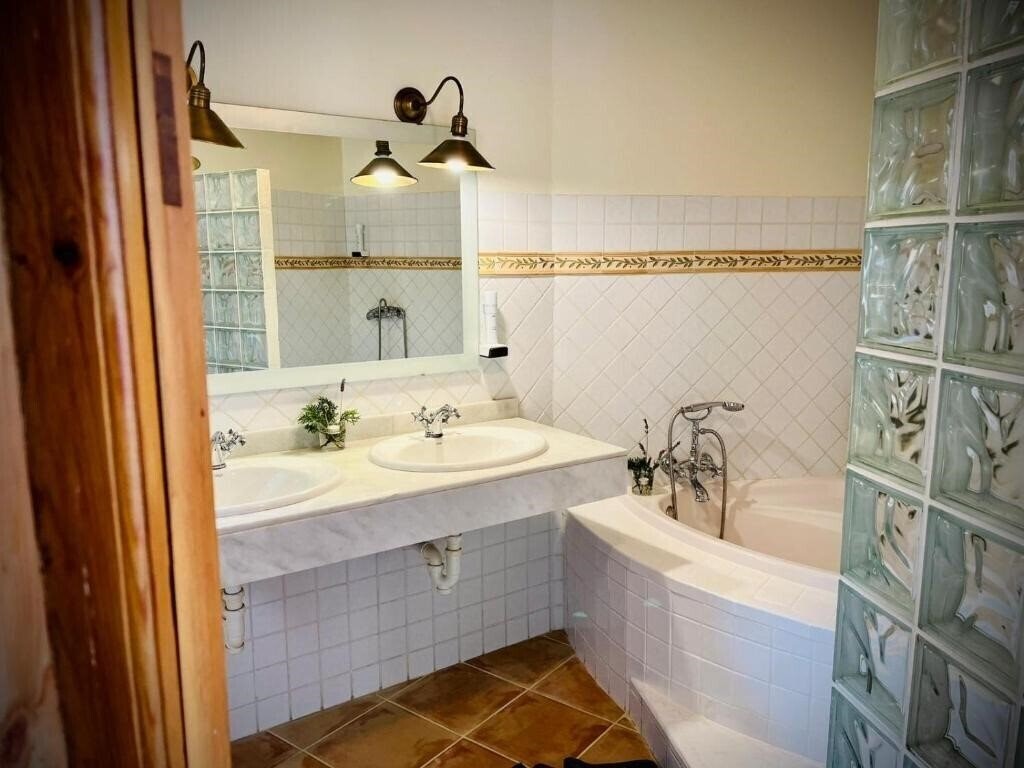 Фотографія Hotel Nou Dalt Muntanya 3*