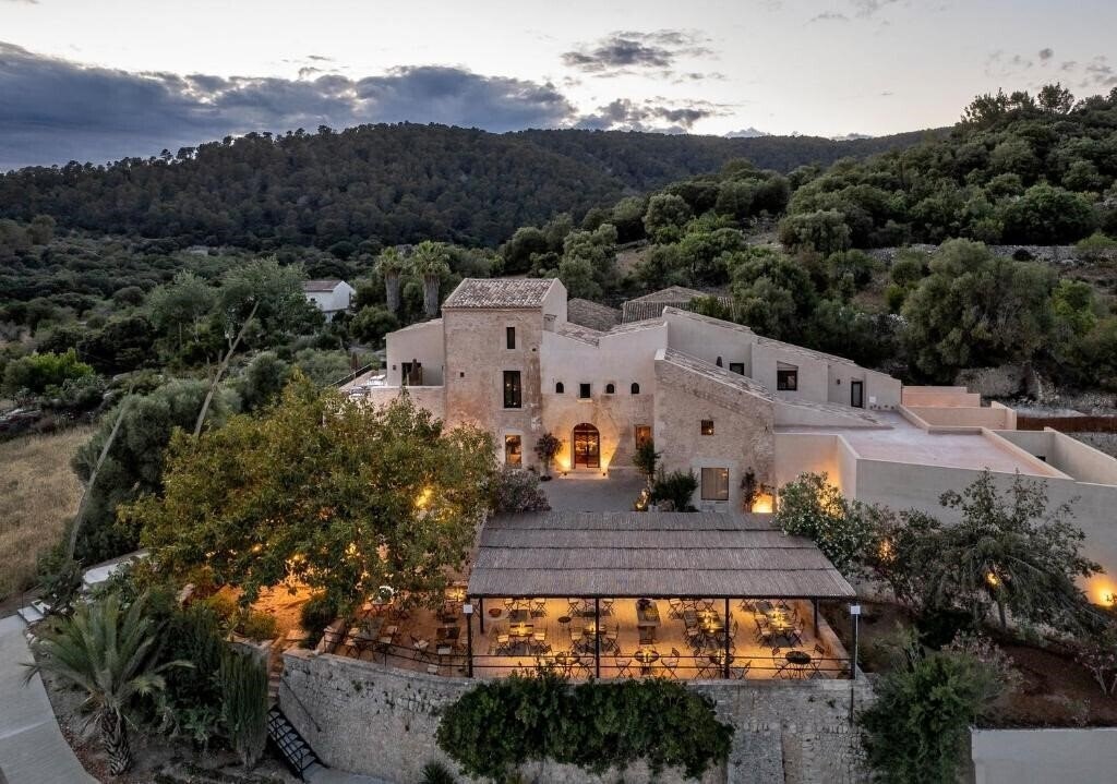 Отель The Lodge Mallorca 5*