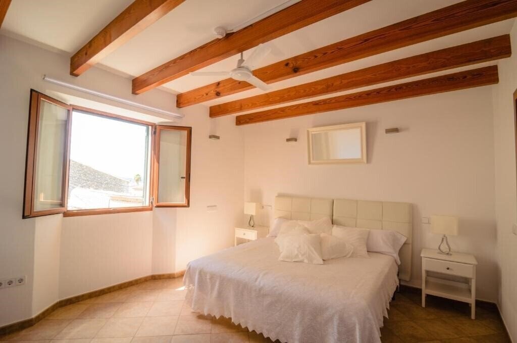 Фотография Embat Hostel 2*