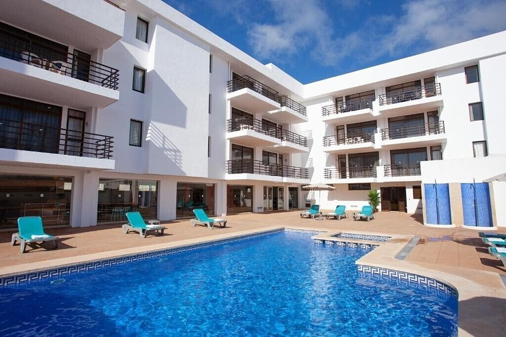 Отель Apartamentos Don Quijote 3*