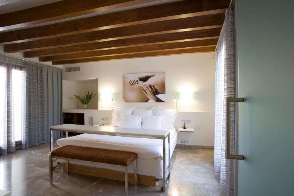 Картинка Petit Palace Hotel Tres 4*