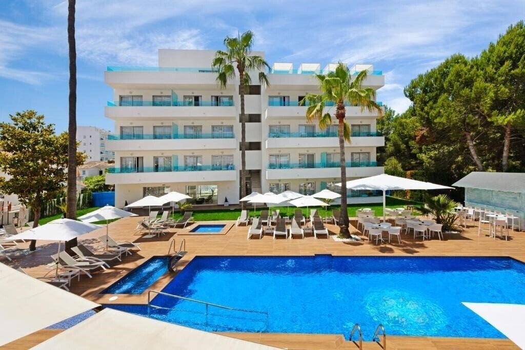 Фото Metropolitan Juka Playa Aparthotel 4*