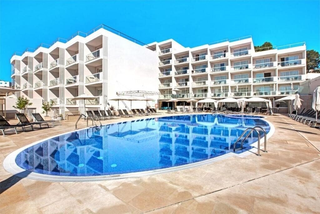 Изображение Paguera Beach Aparthotel 4*