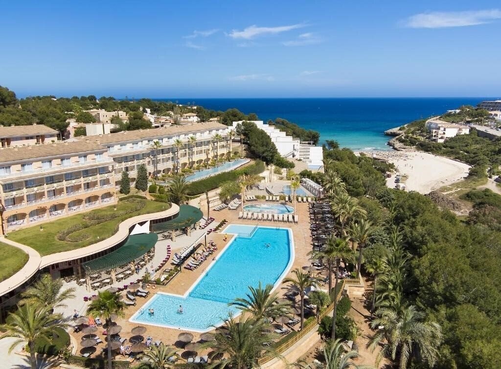Отель Insotel Cala Mandia Resort & SPA 4*