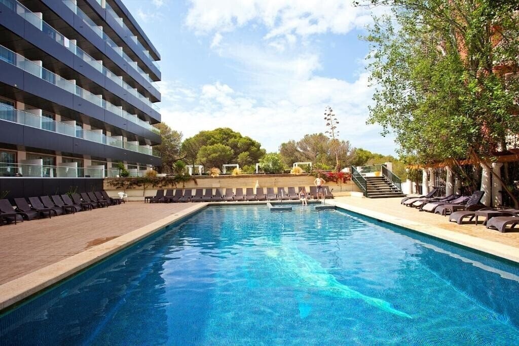 Готель Ipanema Beach 3*