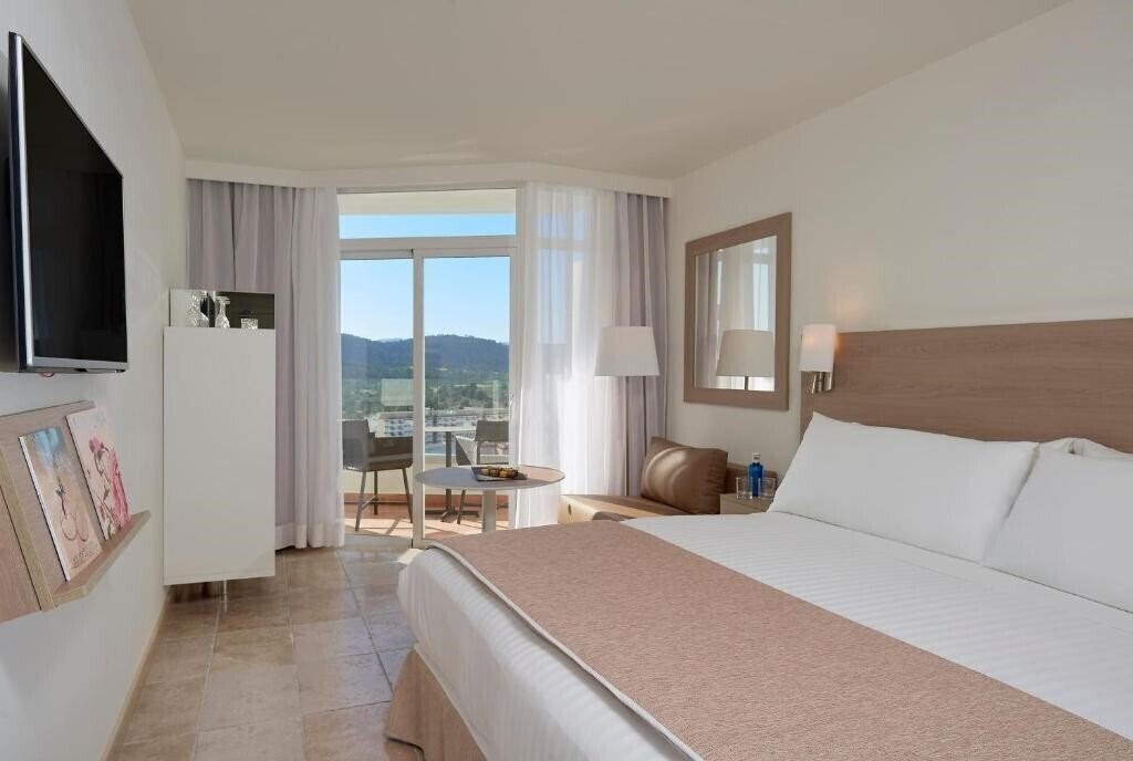 Фото Melia Calvia Beach 4*