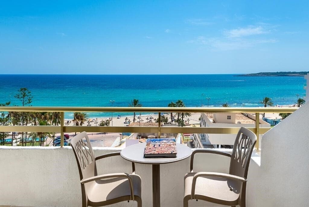Готель Biniamar Hotel 3*