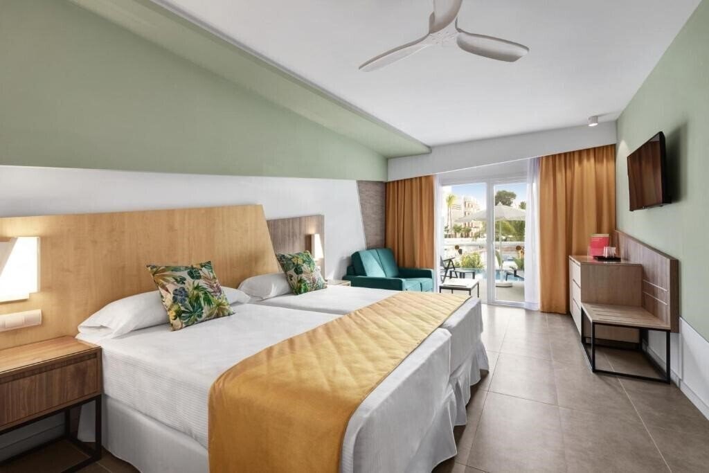Фото Riu Playa Park 4*