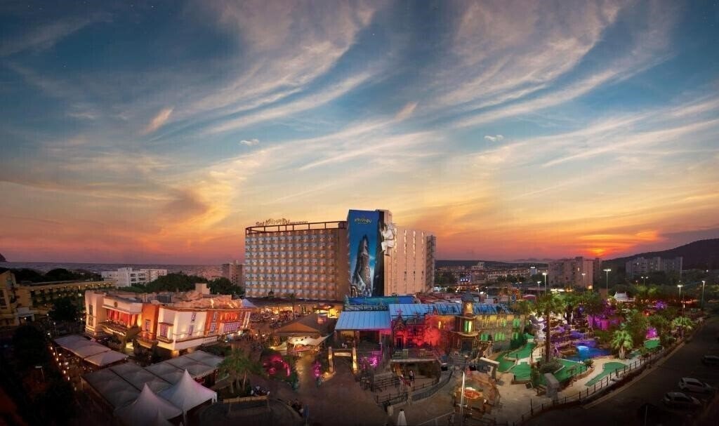 Фотографія Sol Katmandu Park & Resort 4*