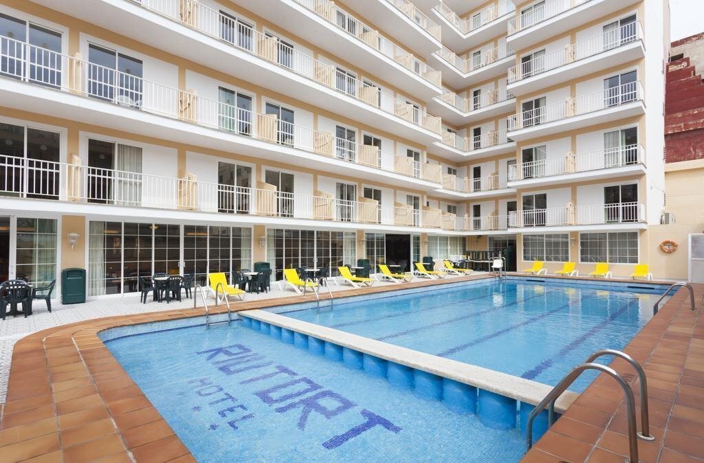 Отель Riutort 3*