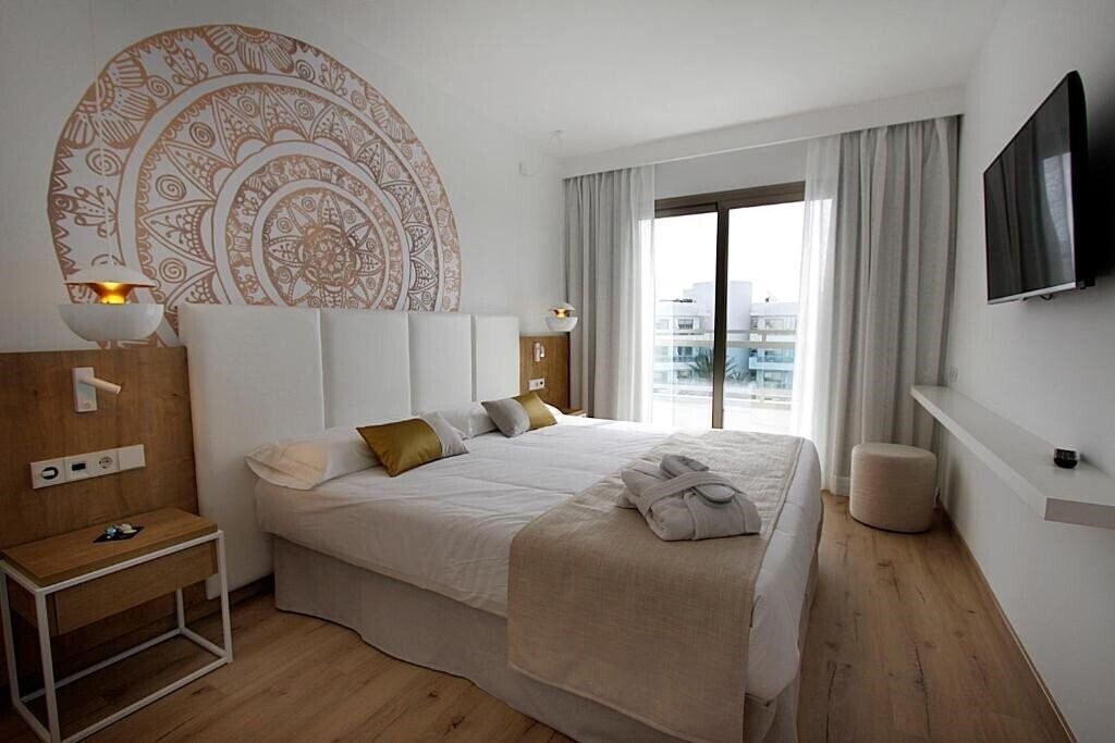 Отель BG Rei del Mediterrani Palace (Adults Only ) 4*