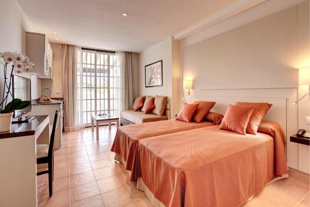 Фото Grupotel Club Menorca 3*