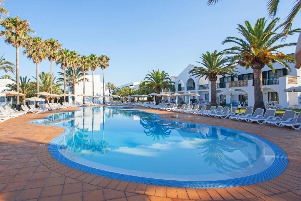 Готель Grupotel Mar de Menorca 3*