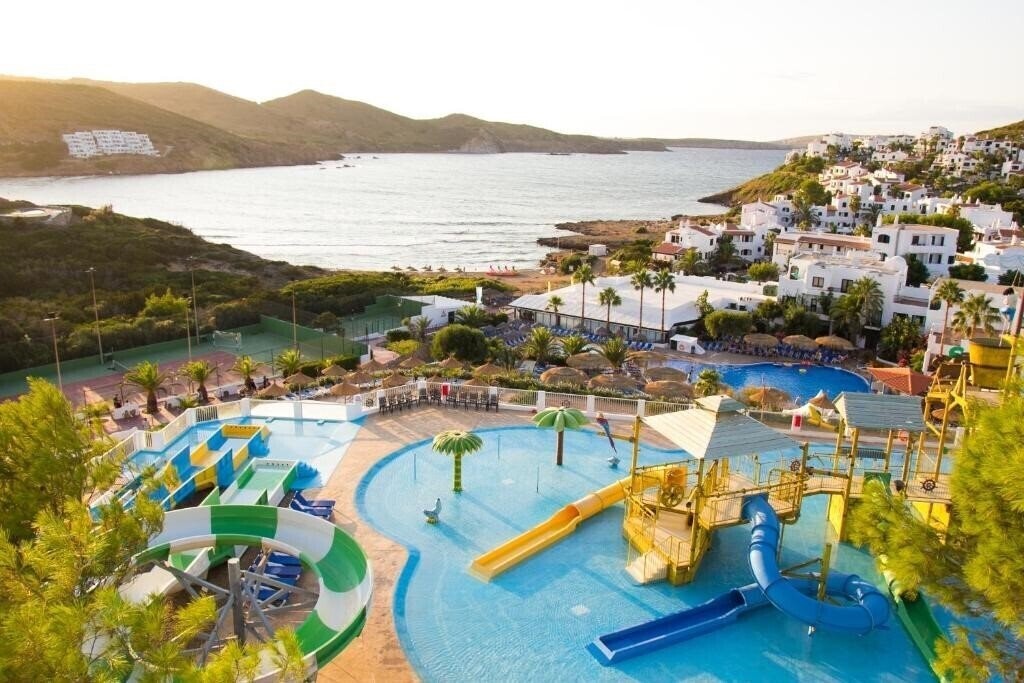 Отель Fergus Club Carema Splash 4*