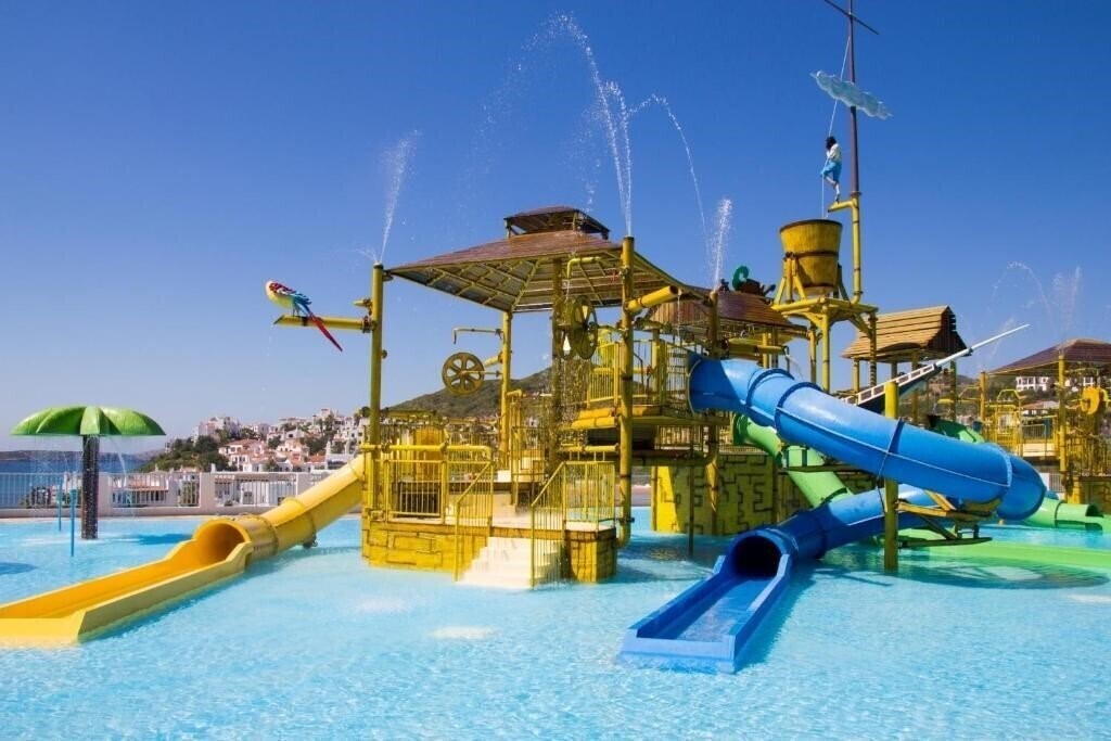 Изображение Fergus Club Carema Splash 4*